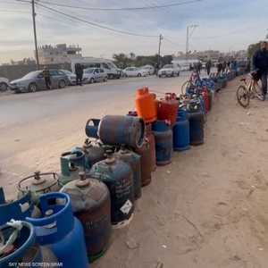 شاحنة مساعدات إنسانية تدخل غزة ضمن أكبر قافلة منذ 50 يوما