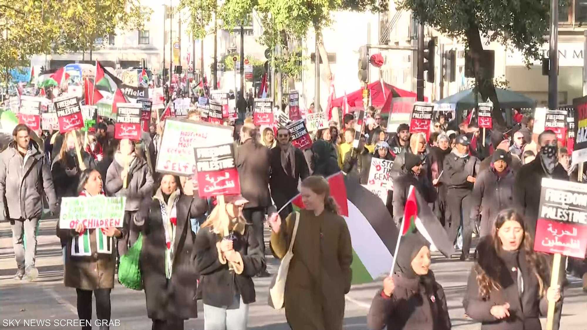 مسيرة داعمة للفلسطينيين في لندن تطالب بوقف دائم للحرب في غزة
