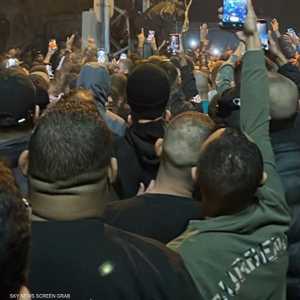 حشود تتجمهر بعد مقتل الفلسطينيين في مخيم طولكرم