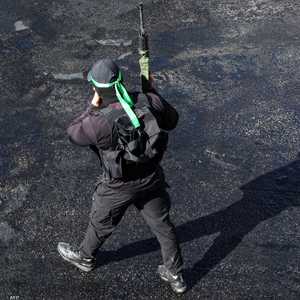 عبد اللهيان قال إن حماس قد تصنع أسلحتها بنفسها