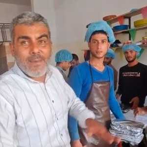 الأسطل فقد كاملة أسرته