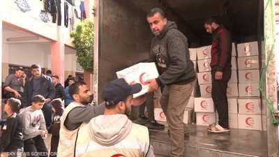 استمرار عمليات توزيع المساعدات الإنسانية والإغاثية في غزة
