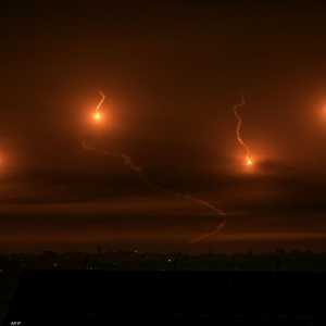 إسرائيل تطلق قنابل إنارة خلال عمليات عسكرية لها في خان يونس