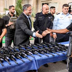 بن غفير يشرف على تسليح المستوطنيين