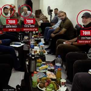 الصورة التي نشرتها إسرائيل لقادة من حماس داخل نفق