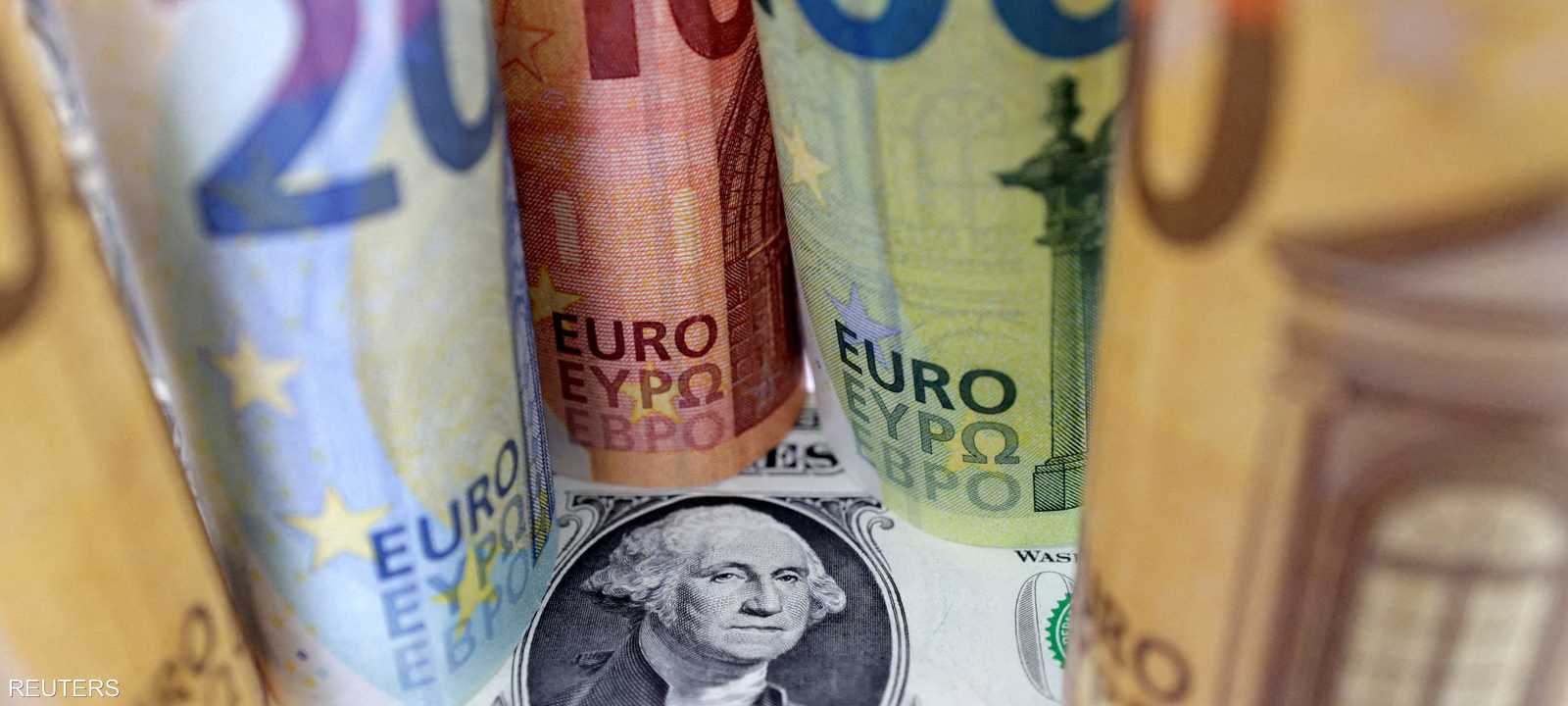 الدولار وعملة اليورو