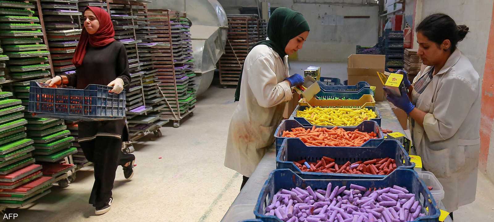 بعض العاملات في مصنع بالأردن - أرشيفية