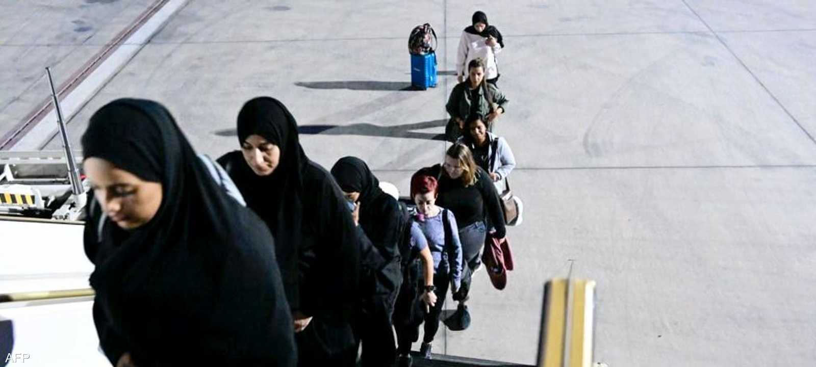 المتطوعات في طريقهن للانضمام إلى المستشفى الميداني في غزة