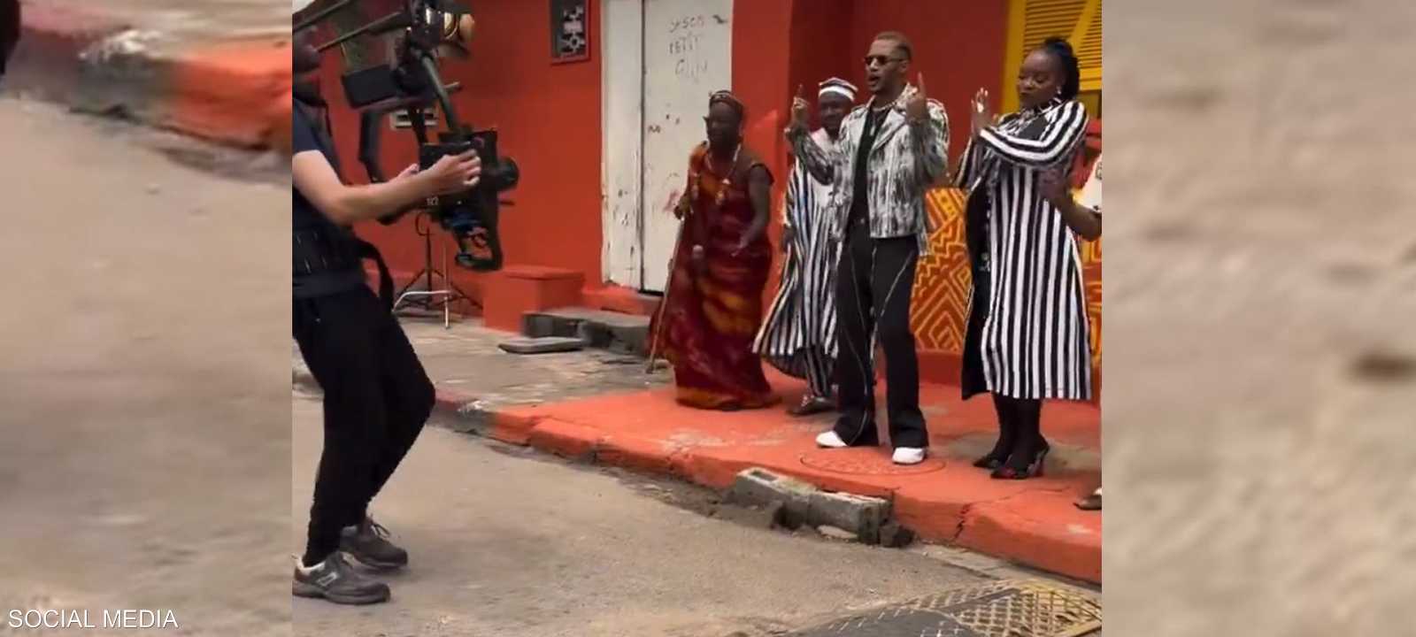 محمد رمضان وهو يؤدي أغنية كأس الأمم الإفريقية 2024