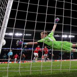 تسديدة إسماعيل صيباري على ترتطم بقائم مرمى أرسنال