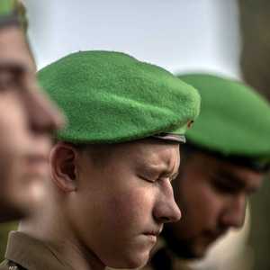 جنود خلال جنازة لعنصر في الجيش الإسرائيلي قتل في غزة