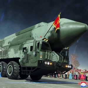 كوريا الشمالية تطلق صاروخا باليستيا بعيد المدى