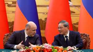 رئيس الوزراء الروسي ونظيره الصيني في بكين