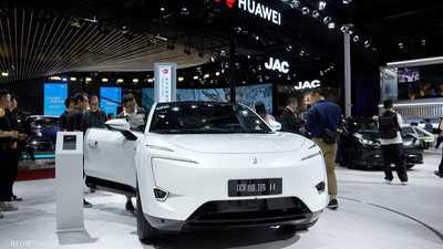 بايدن يستعد لتوجيه ضربة لصناعة السيارات الكهربائية الصينية
