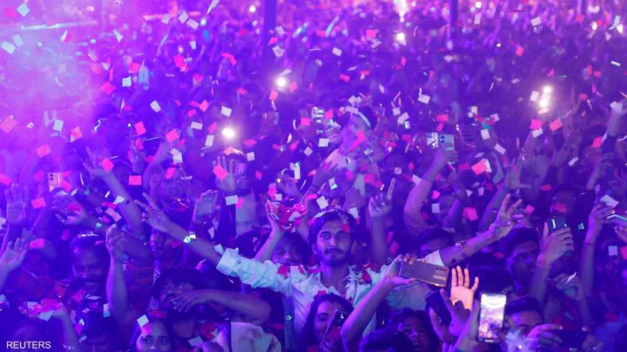 بومباي وحشود غفيرة تستقبل 2024