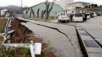 آثار الزلزال الذي ضرب اليابان في مدينة وجيما