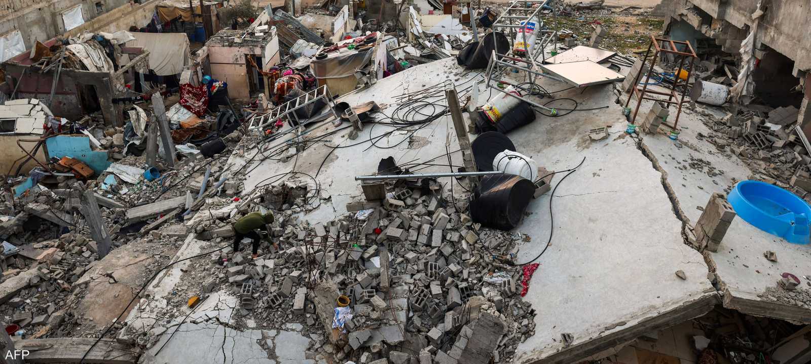 من آثار القصف الإسرائيلي على مخيم رفح