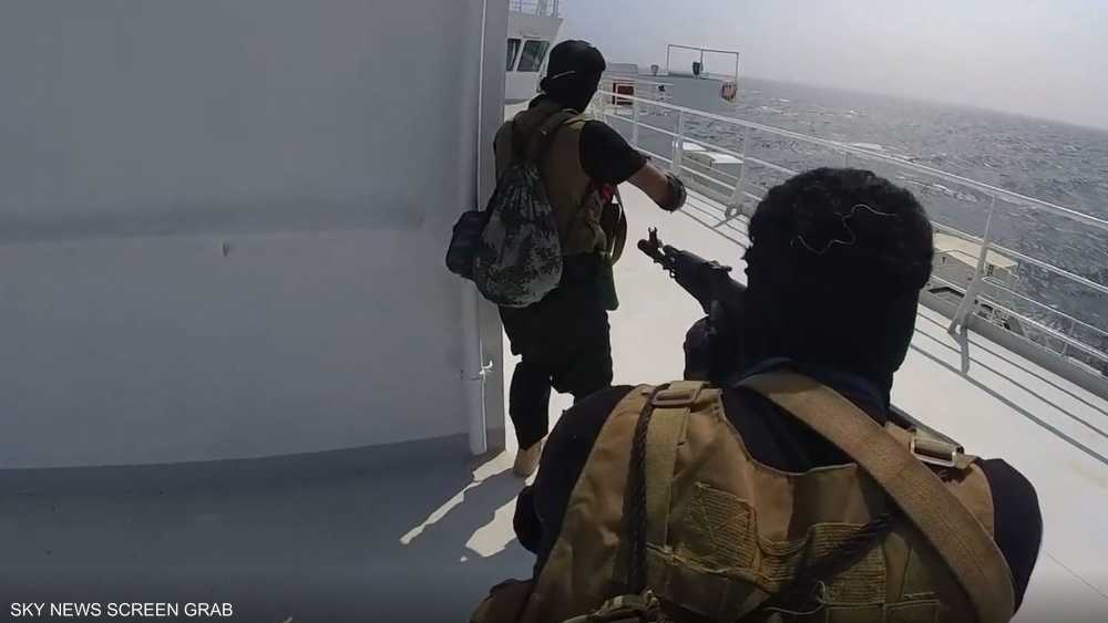 مسلحو الحوثي يهددون الأمن الملاحي في البحر الأحمر