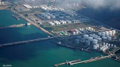 مخزونات النفط والغاز  في ميناء تشوهاى - الصين