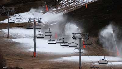 ندرة الثلوج تبرز في إحدى منتجعات فرنسا الشتوية