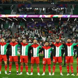 لاعبو المنتخب الفلسطيني قبل بداية المباراة