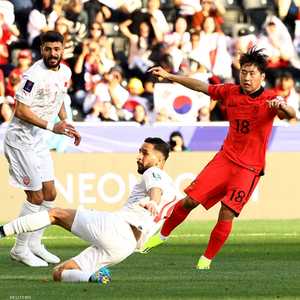 لي كانغ إل مسجلا الهدف الثالث لكوريا