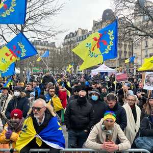 سارت التظاهرة على رصيف ساحة الباستيل