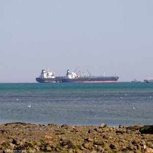 الحوثيون يشنون هجمات على السفن في البحر الأحمر