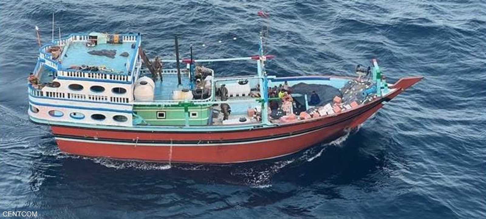 الزورق يحمل أسلحة فتاكة في طريقها إلى الحوثيين