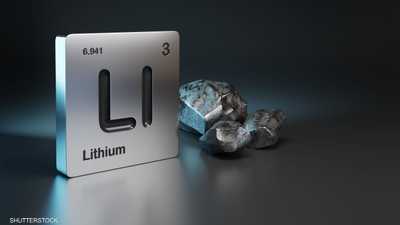 الليثيوم معدن رئيسي يستخدم في بطاريات السيارات الكهربائية