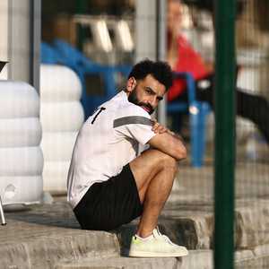محمد صلاح يراقب تدريبات مصر قبل لقاء الرأس الأخضر