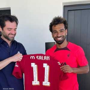 عباس حدد فترة غياب صلاح