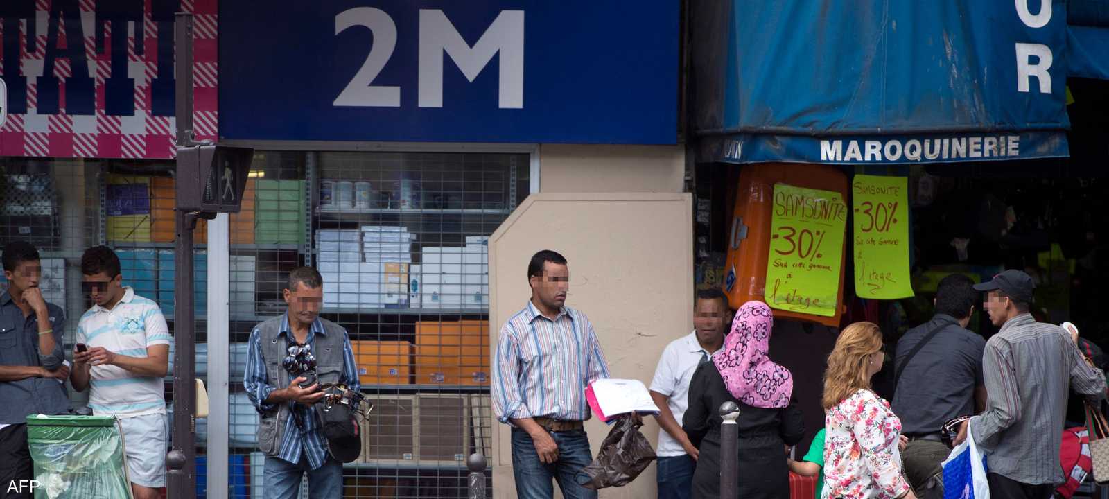 كثافة المهاجرين من المغرب العربي في حي بارباس الباريسي