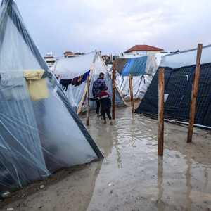 نازحون وسط خيام غمرتها الأمطار الغزيرة