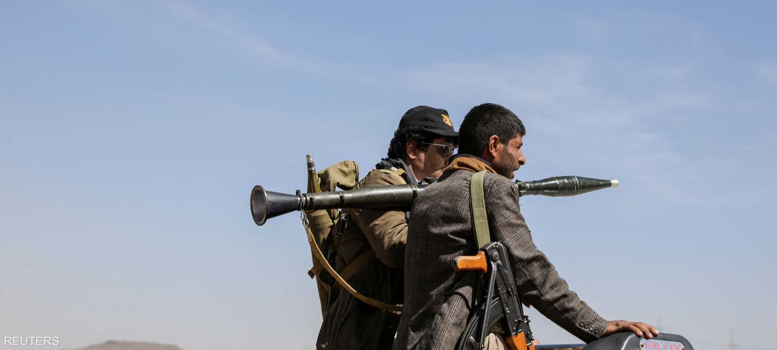 أرشيفية.. يواصل الحوثيون استهداف السفن في البحر الأحمر