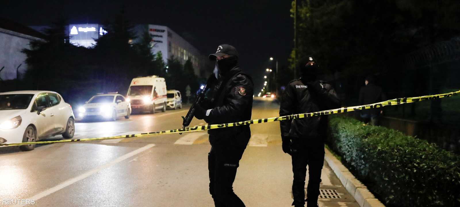 عناصر أمن تركي في موقع الحادث