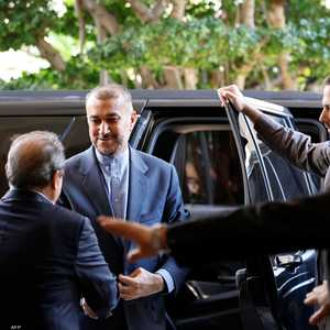 وزير الخارجية الإيراني مع رئيس البرلمان اللبناني بلقاء سابق