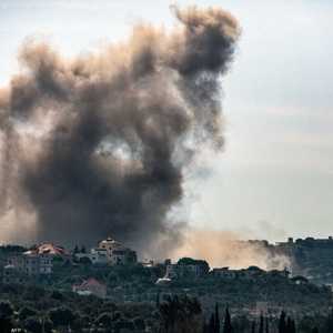 دخان يتصاعد خلال قصف إسرائيلي سابق