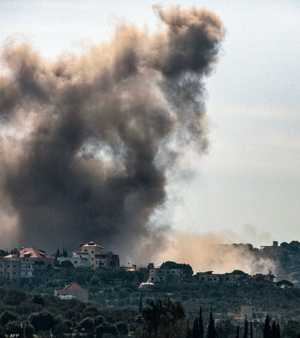 دخان يتصاعد خلال قصف إسرائيلي سابق