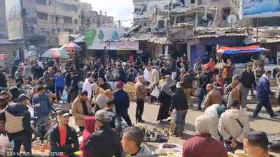 وسط "مدينة الخيام" في غزة.. نازحون يقاومون الإفلاس