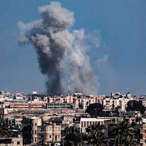 أعمدة الدخان تتصاعد في سماء رفح