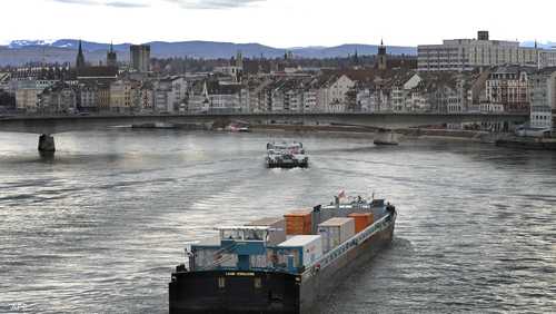 أرشيفية لنهر الراين في سويسرا