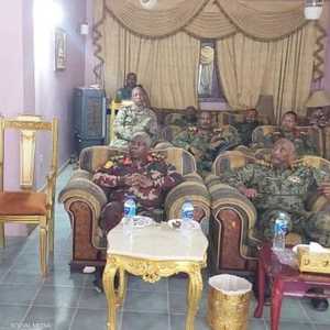 الجيش نشر صورا للبرهان في شقة سكنية على ما يبدو