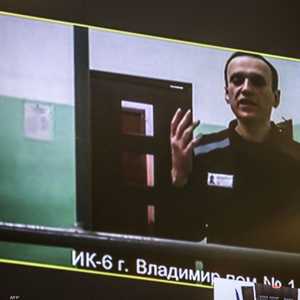 أرشيفية لنافالني بإحدى جلسات محاكمته