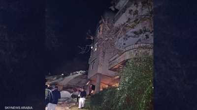 بالفيديو: انهيار مبنى سكني في لبنان.. وأنباء عن وقوع إصابات