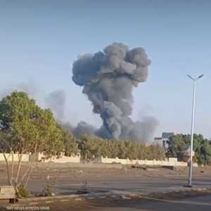 أرشيفية لآثار ضربات سابقة على الحديدة