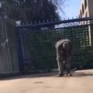 الجندي أضرم النار في نفسه أمام السفارة الإسرائيلية