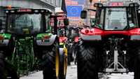 احتجاجات الجرارات الزراعية تغلق الطرق الأوروبية