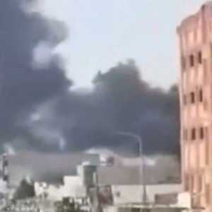 الأدخنة تتصاعد من مناطق الاشتباكات في الزاوية