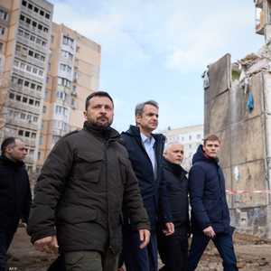 زيلينسكي ورئيس الوزراء اليوناني كيرياكوس ميتسوتاكيس